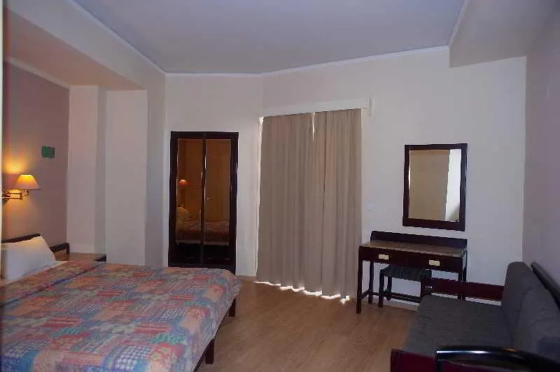 Apartahotel Elina Hotel Apartments Rétino